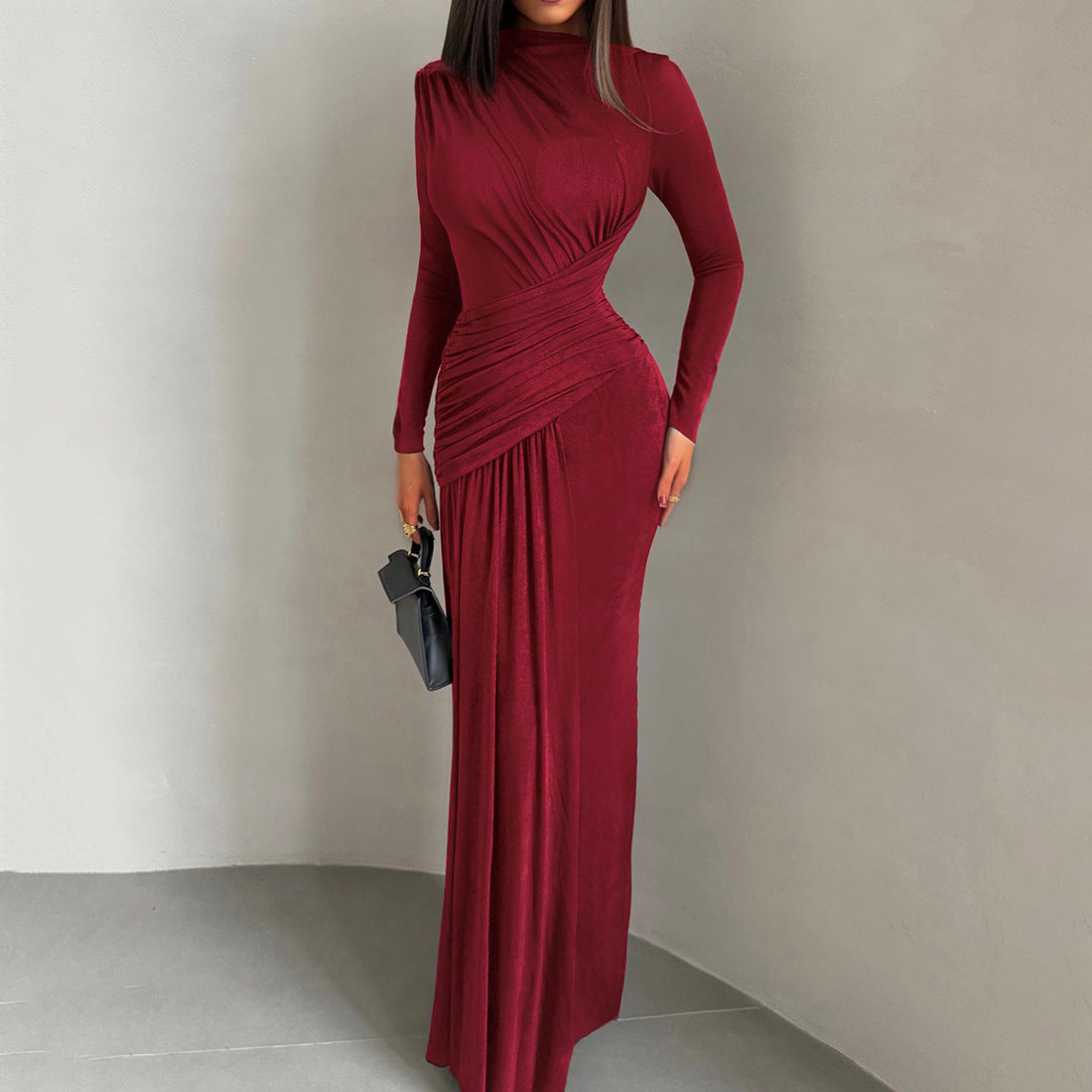 Wrinkled round neck slim fit long sleeved dress for women