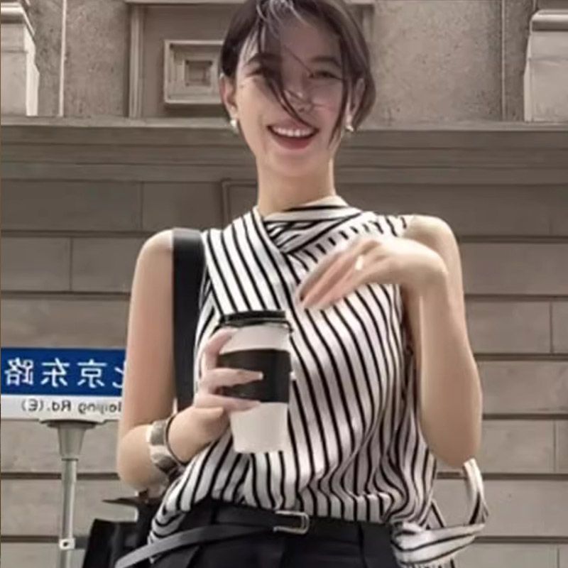 Luxury Sleeveless Striped Blouse with Ribbon for Women - Elegant and Slimming Top