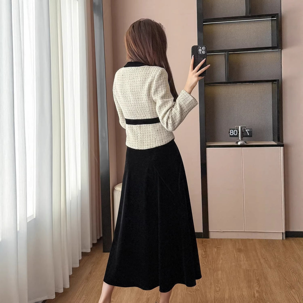 Chic Style Women's Outwear Set with Blazer and Skirt, Autumn/Winter Fashion Look, Elegant Top and Skirt Ensemble