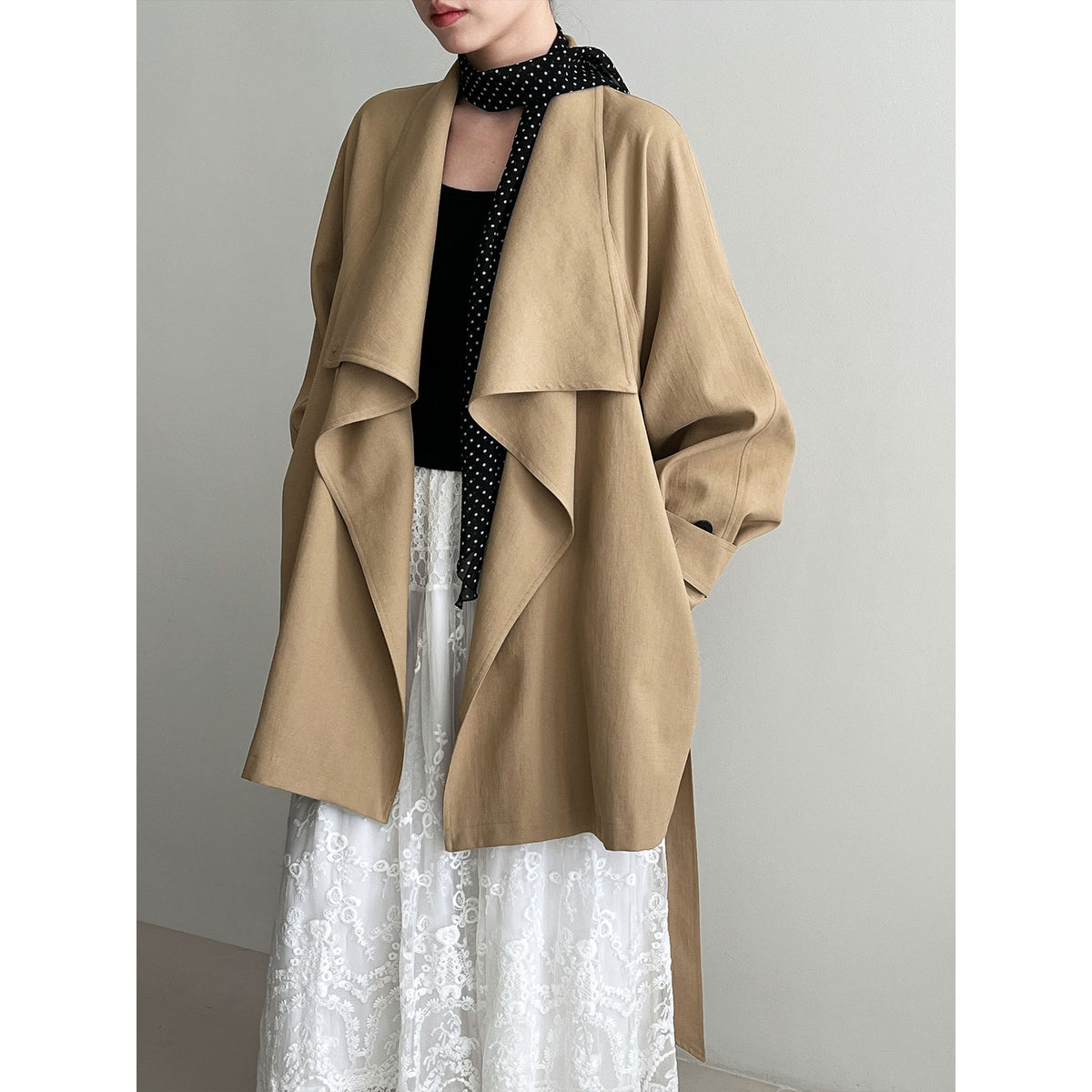 Retro Elegant High-End Silhouette Coat for Women with Windbreaker Outerwear