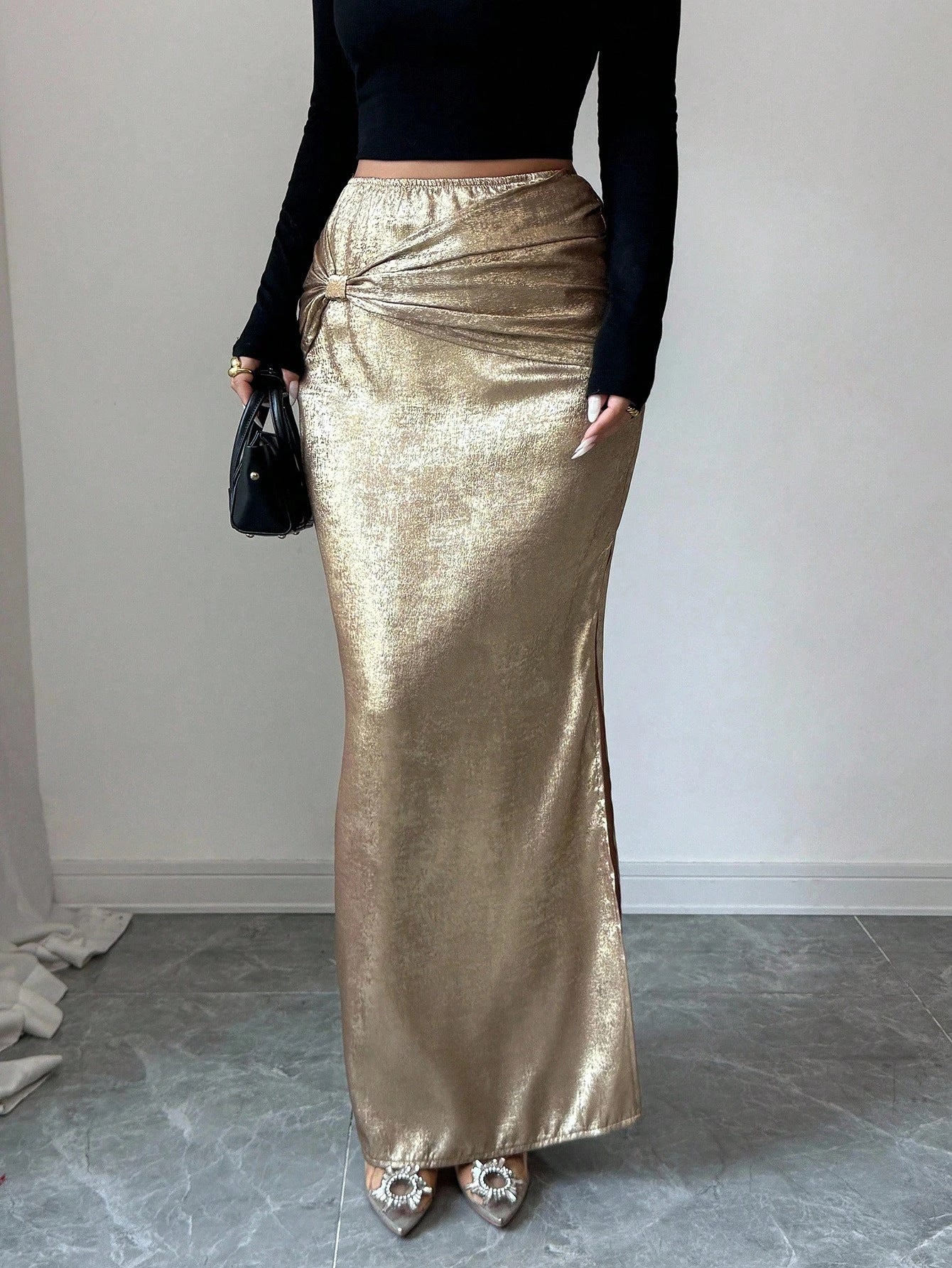 Wrinkled hip opening design slimming skirt