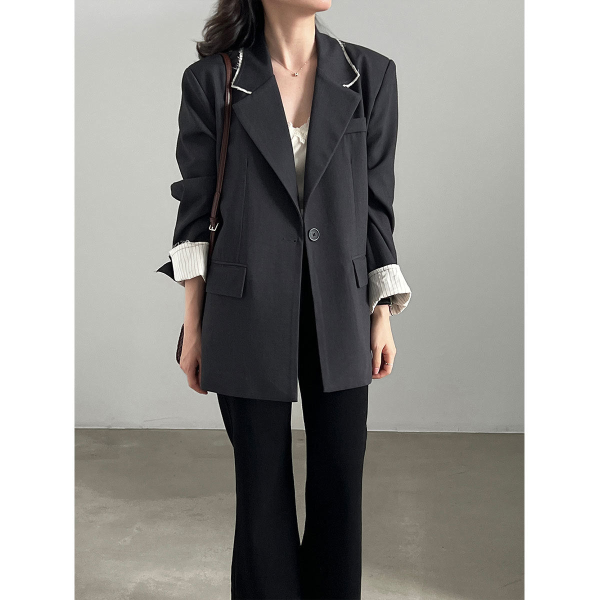 Chic Color-Blocking Raw Edge Notch Lapel Blazer for Women, Fashionable Office Wear, Versatile Outerwear