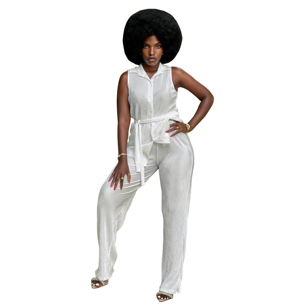 Sleeveless pleated suit