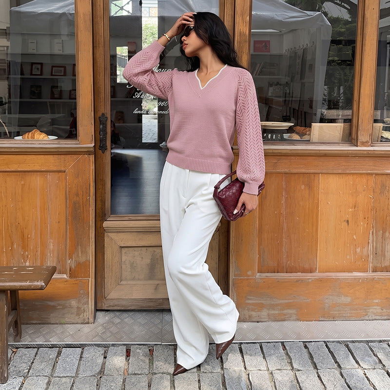 Loose contrasting V-neck hollowed out sweater for women
