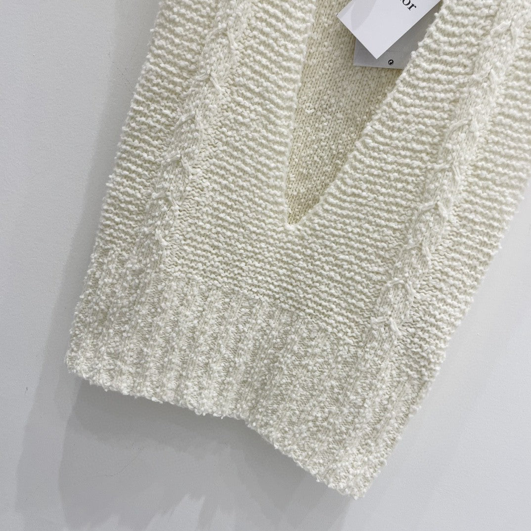 Vest deep single wear layered design