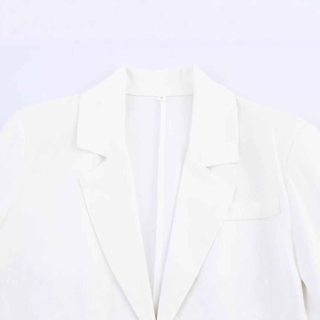 Collar long sleeved single breasted white loose jacket for women