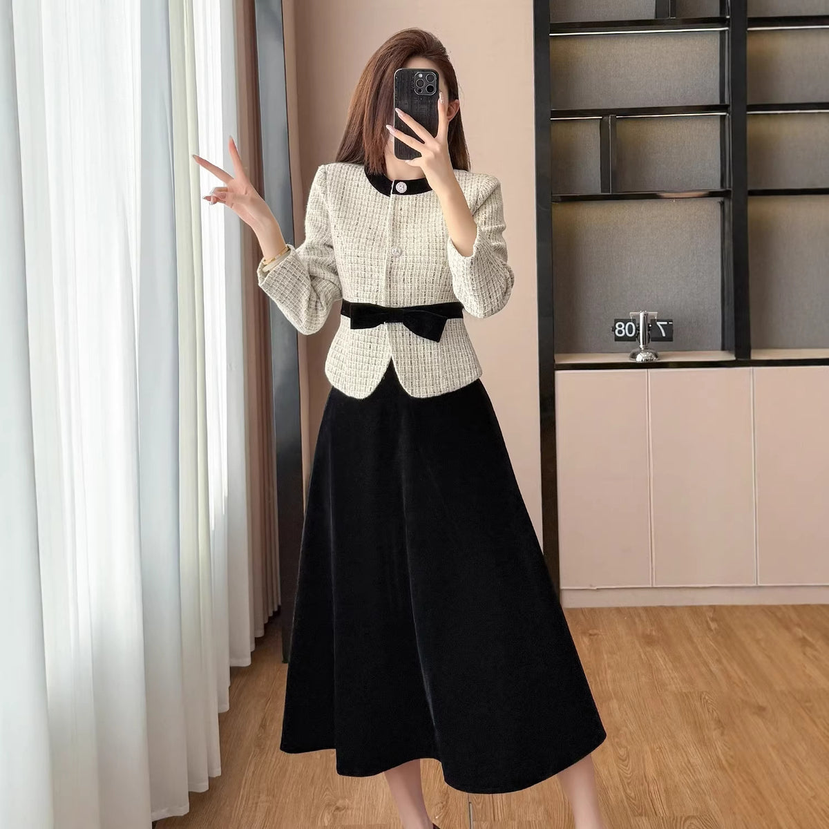 Chic Style Women's Outwear Set with Blazer and Skirt, Autumn/Winter Fashion Look, Elegant Top and Skirt Ensemble