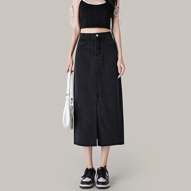 High-Waisted Black Denim A-Line Midi Skirt with Side SlitSlimming and Versatile for Plus Size Pear Shape Thigh Coverage Spring and Autumn