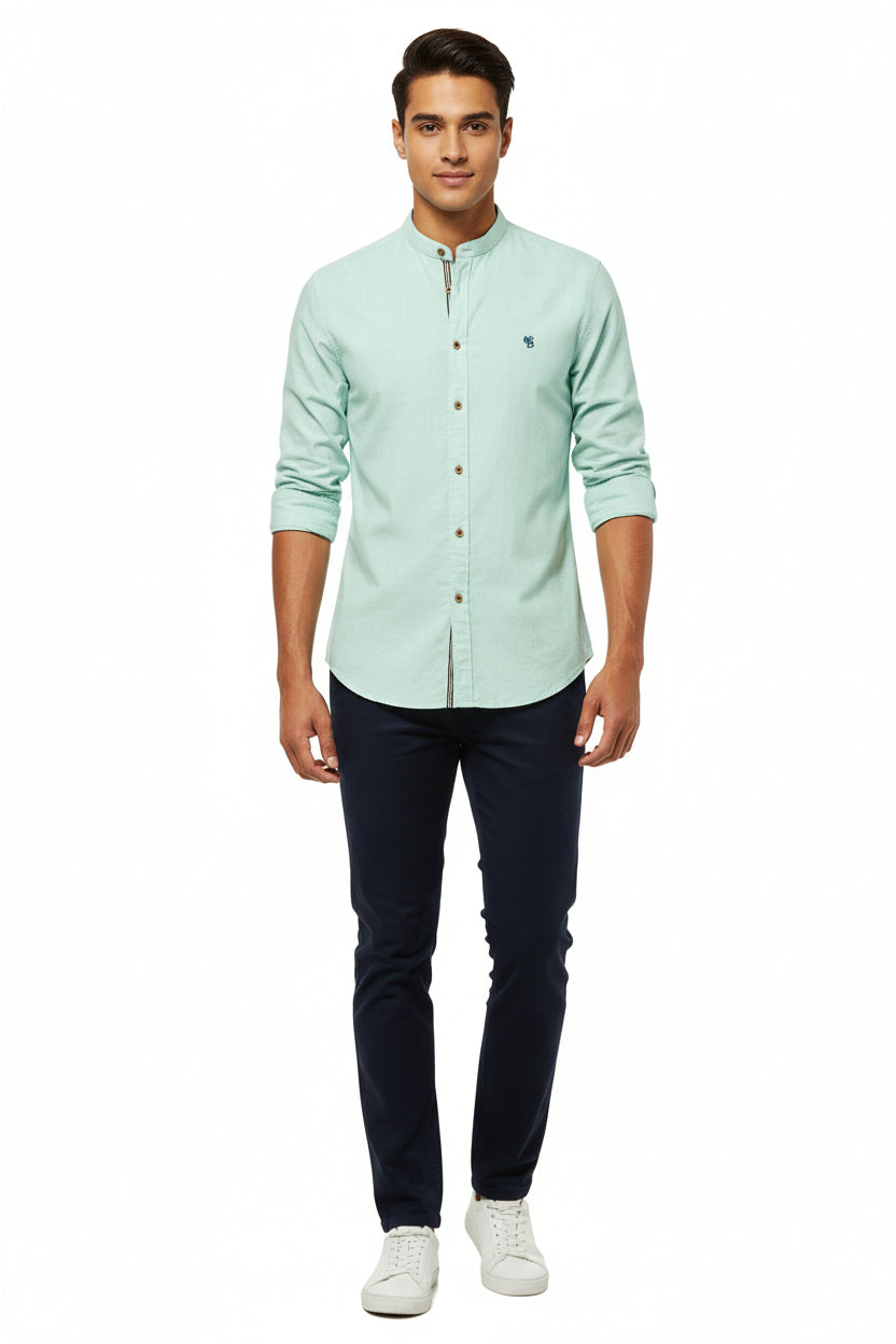 Chemise à boutons brodée