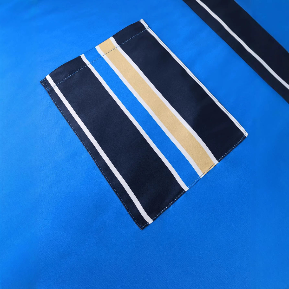 V-neck pocket dress