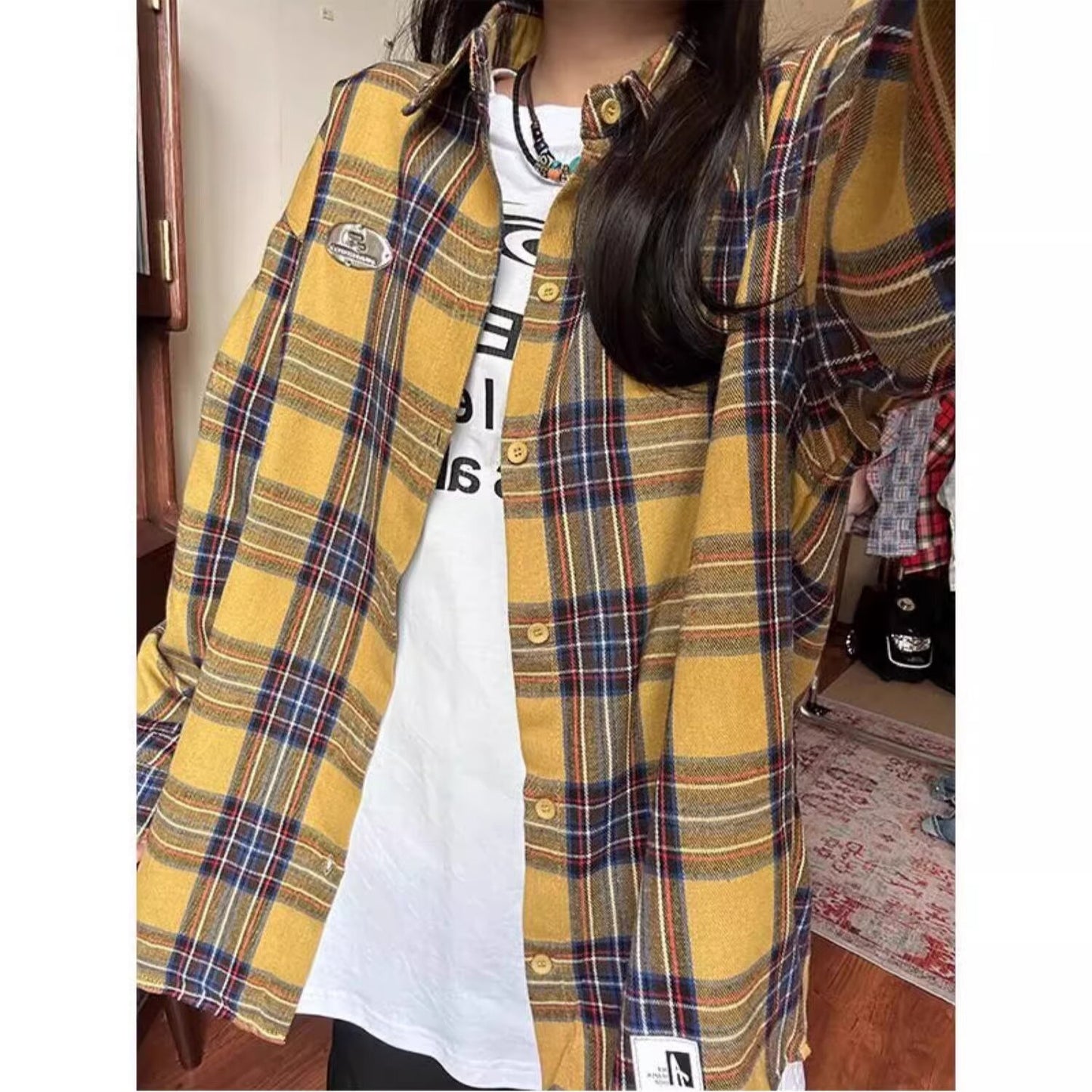 Long sleeved checkered shirt for men in spring and autumn
