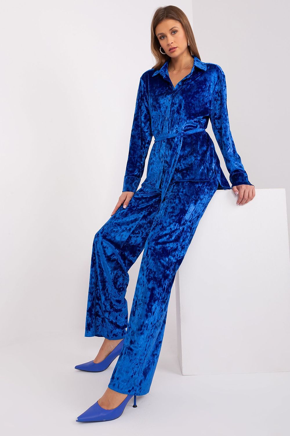 L`ensemble chemise et pantalon