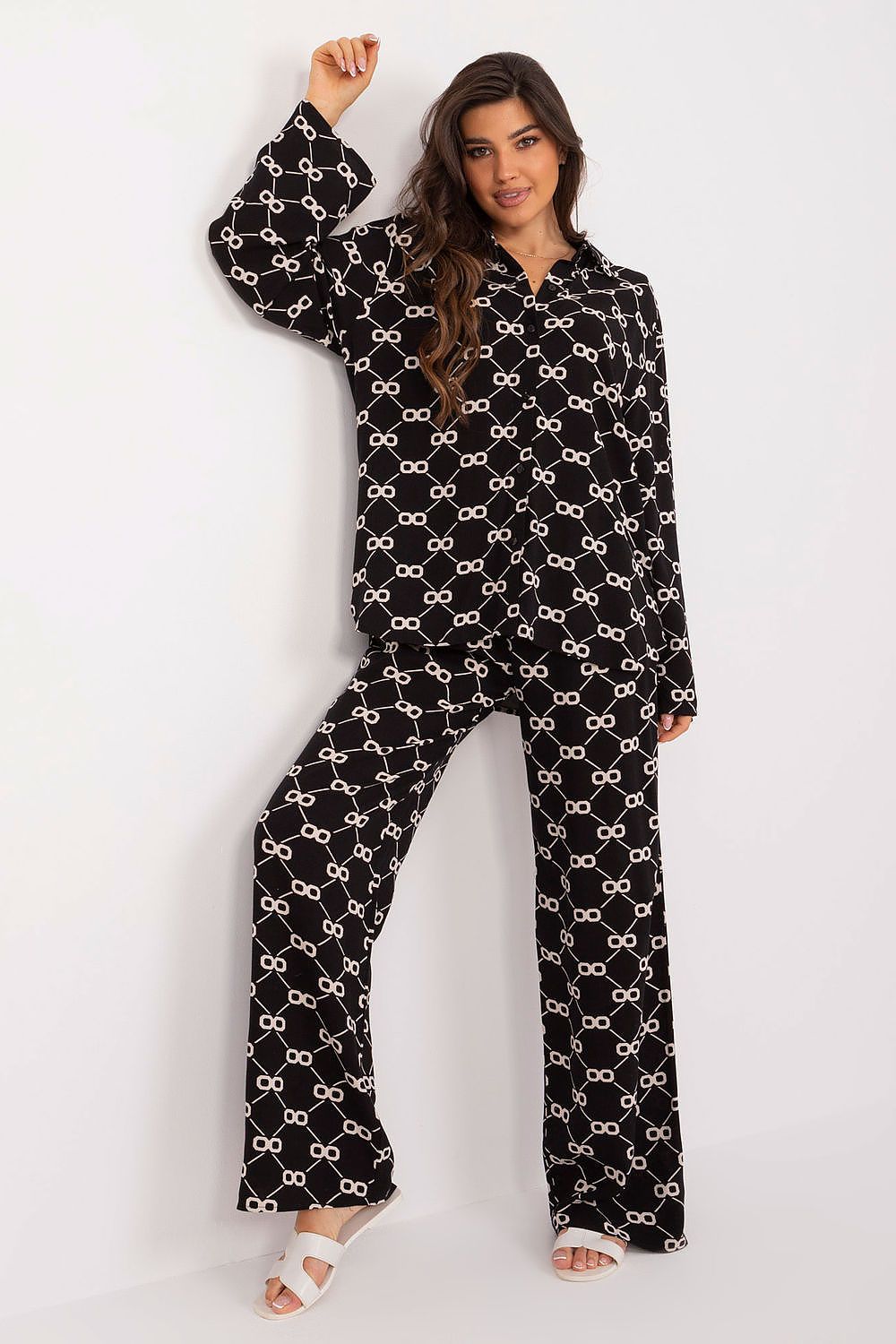 L`ensemble chemise et pantalon