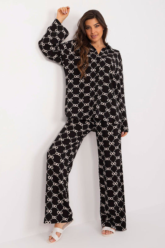 L`ensemble chemise et pantalon