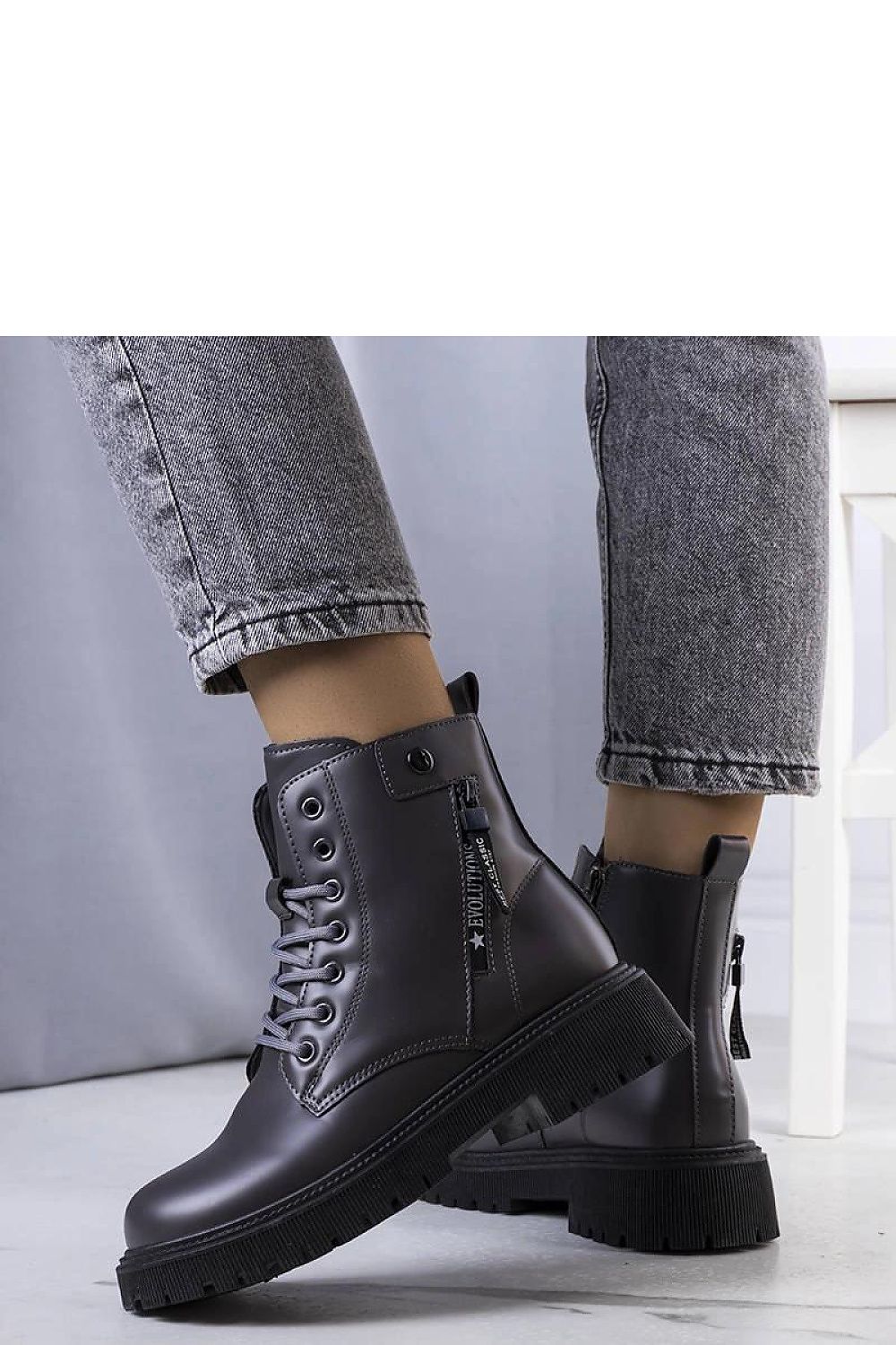  Bottes model 205885 Solea 