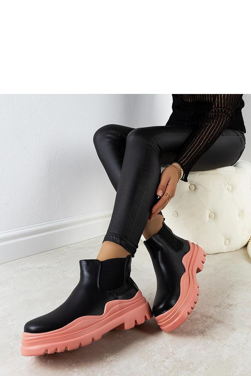  Bottes model 205895 Solea 