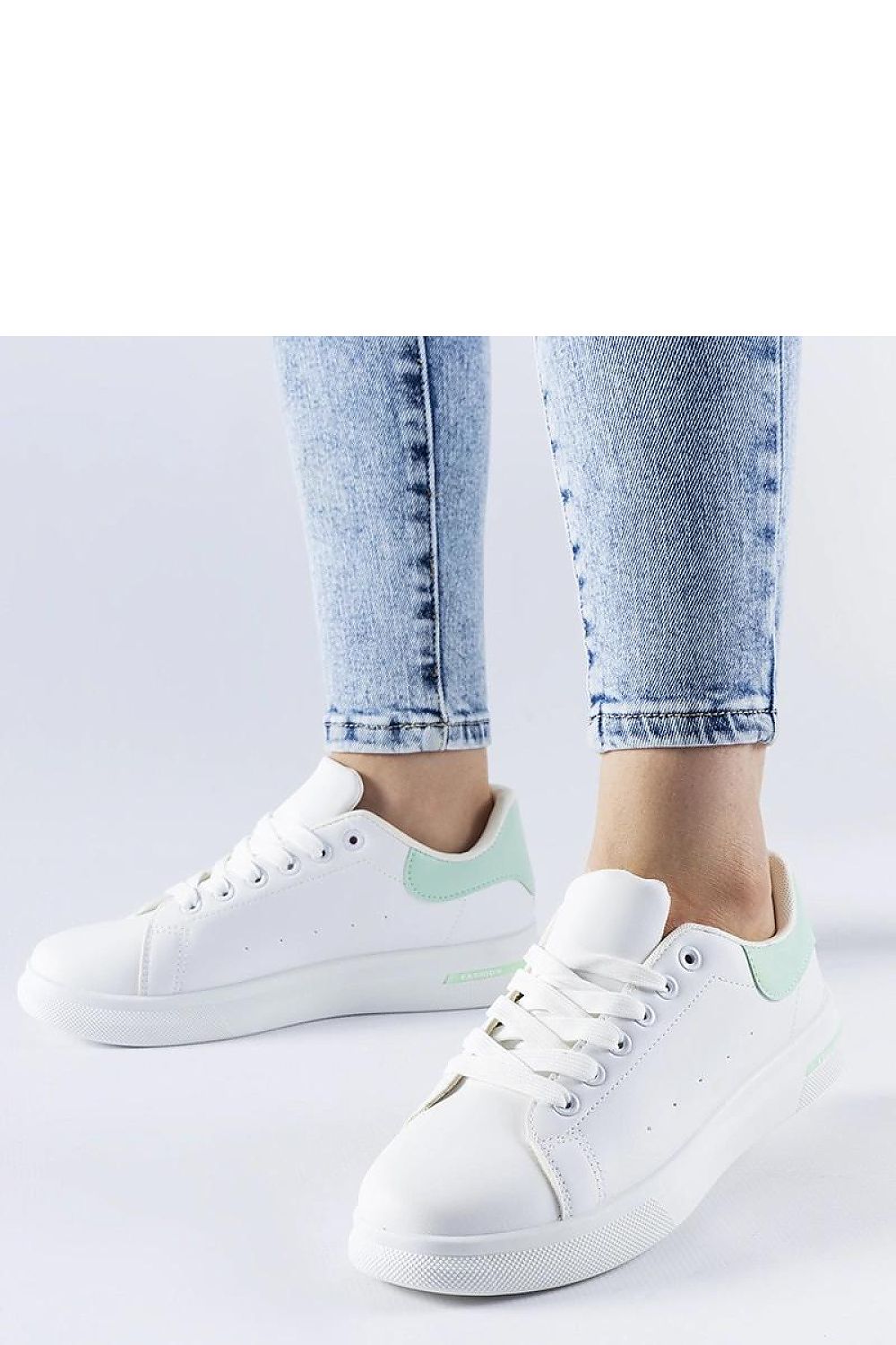  Baskets model 207572 Solea 