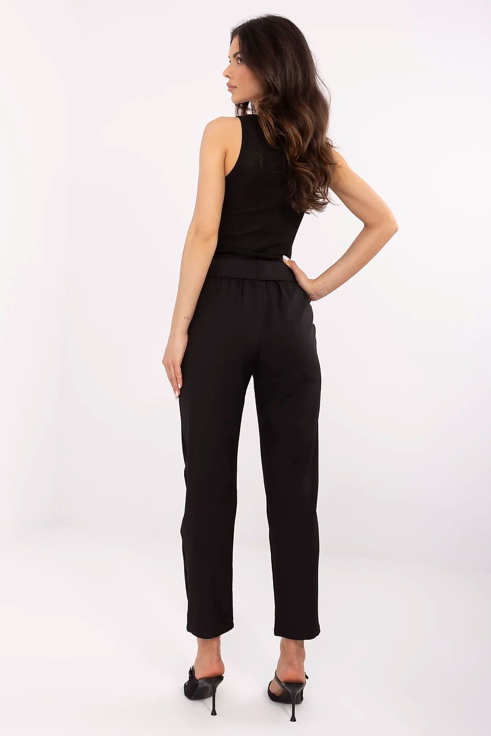  Pantalon femme model 211174 NM 