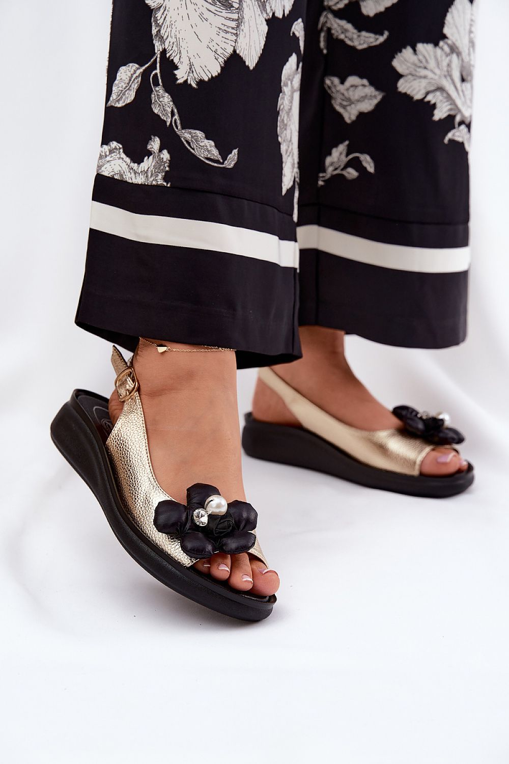  Cothurnes model 211360 Step in style 