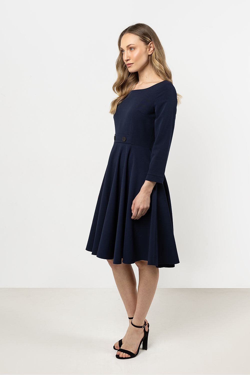  Robe de jour model 212238 awama 