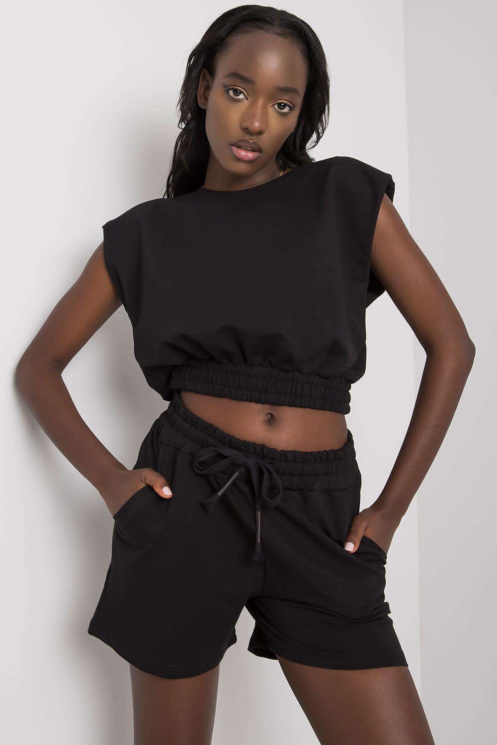  L`ensemble model 215923 Rue Paris 