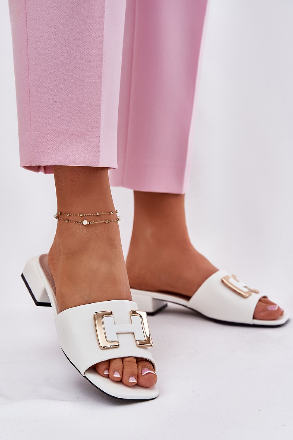  Clacquettes model 215982 Step in style 