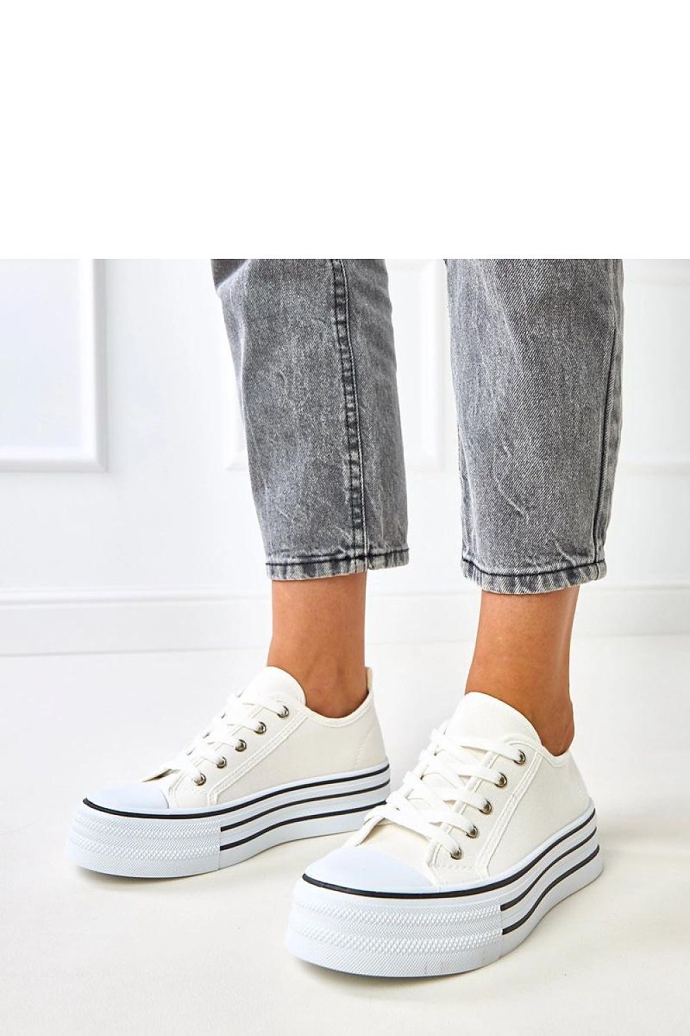  Baskets model 218156 Solea 