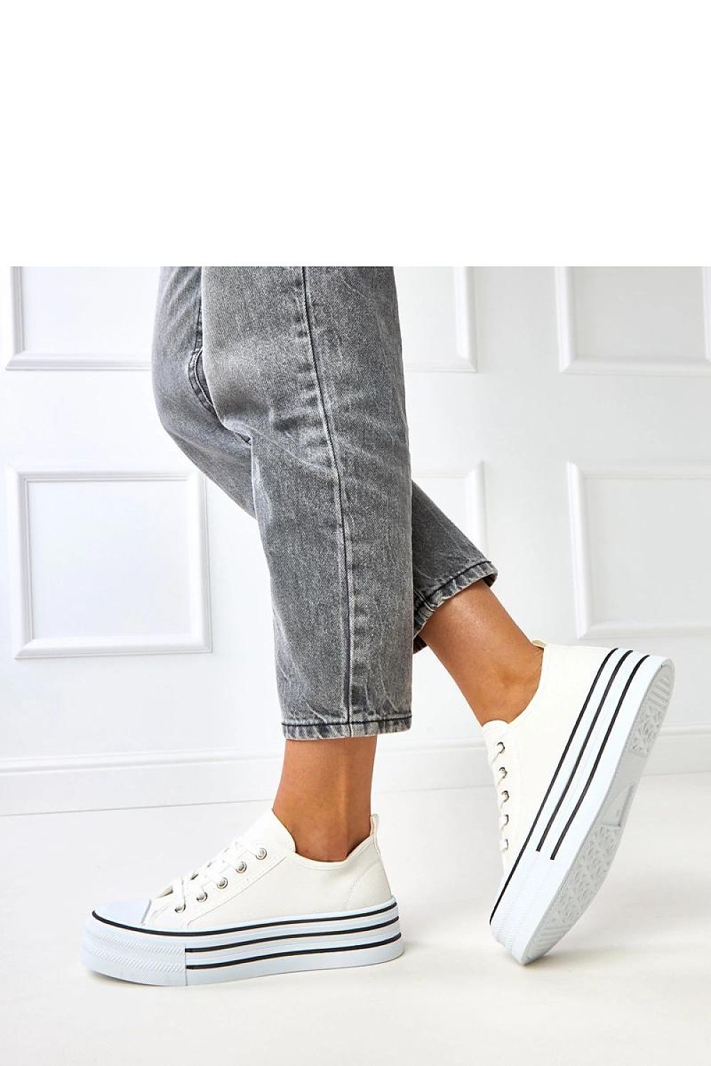  Baskets model 218156 Solea 