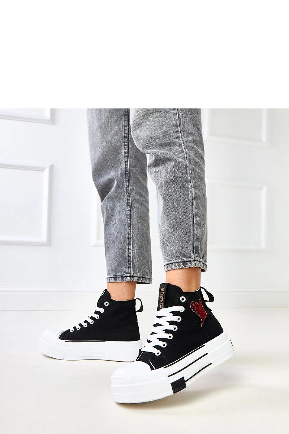  Baskets model 218371 Solea 