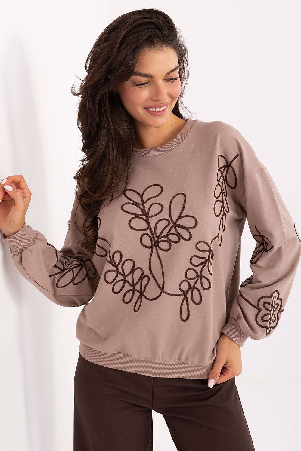  Sweatshirt model 218384 Relevance 